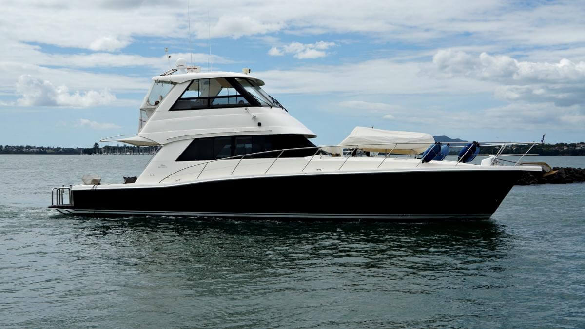 Embarcación Riviera 48